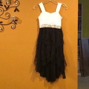 Beautiful girls dress like new by Rare Editions